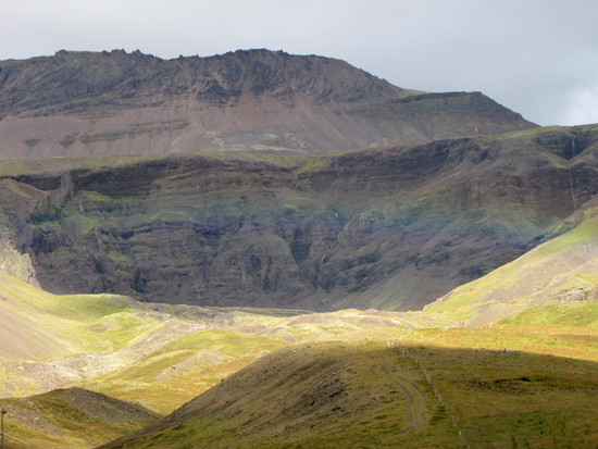 Berge mit Regenbogen