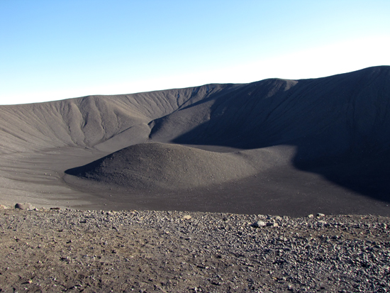 Blick in den Krater des Vulkans Hverfjall