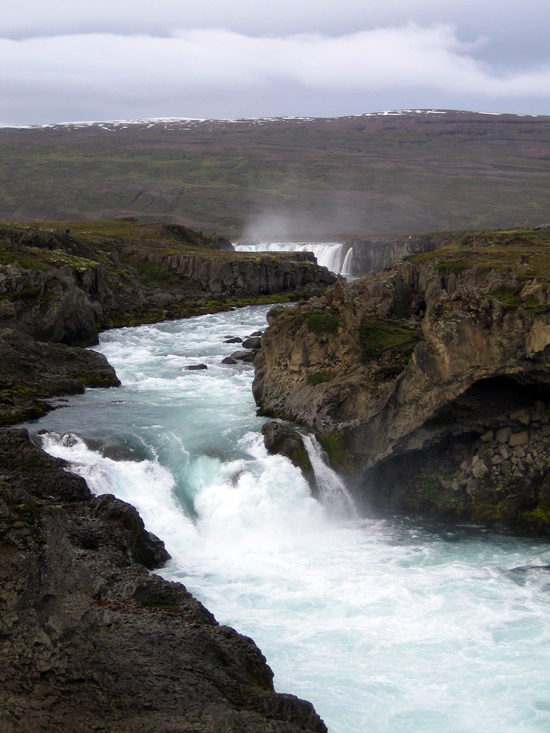 Eingang zum Wasserfall Godafoss