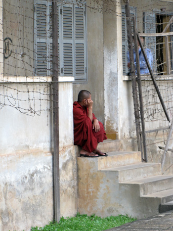 Mönch in Tuel Sleng