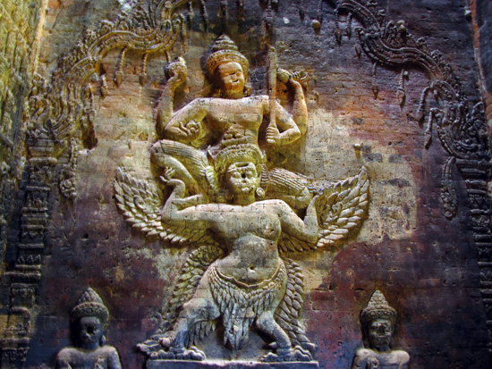 Fresken im inneren des Krawan Tempels
