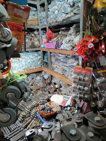 ein Stand auf dem Toul Tom Poung Markt