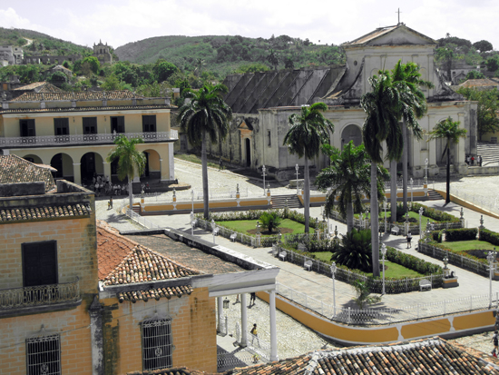 Blick vom Museum auf den PLaza des Armas