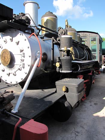 fertig restaurierte Lokomotive
