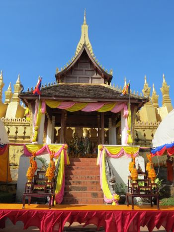Tempelbereich der Stupa Pha That Luang 
