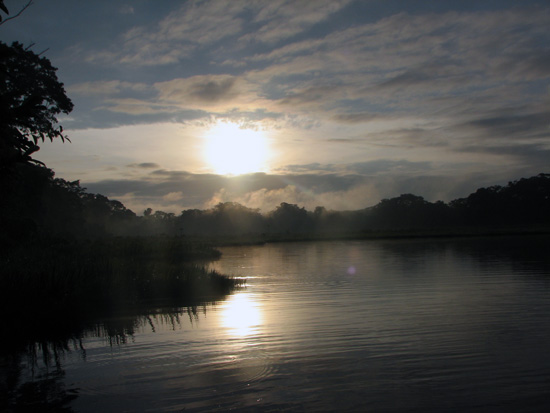 Sonnenaufgang am See