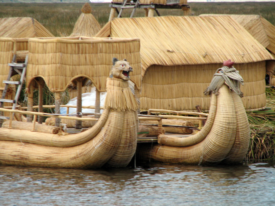 Schilfboote der Uros