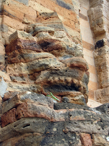 Götterfigur an einem der Tempel