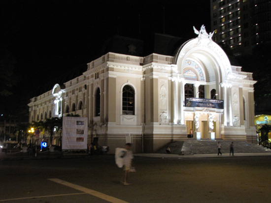 Oper bei Nacht